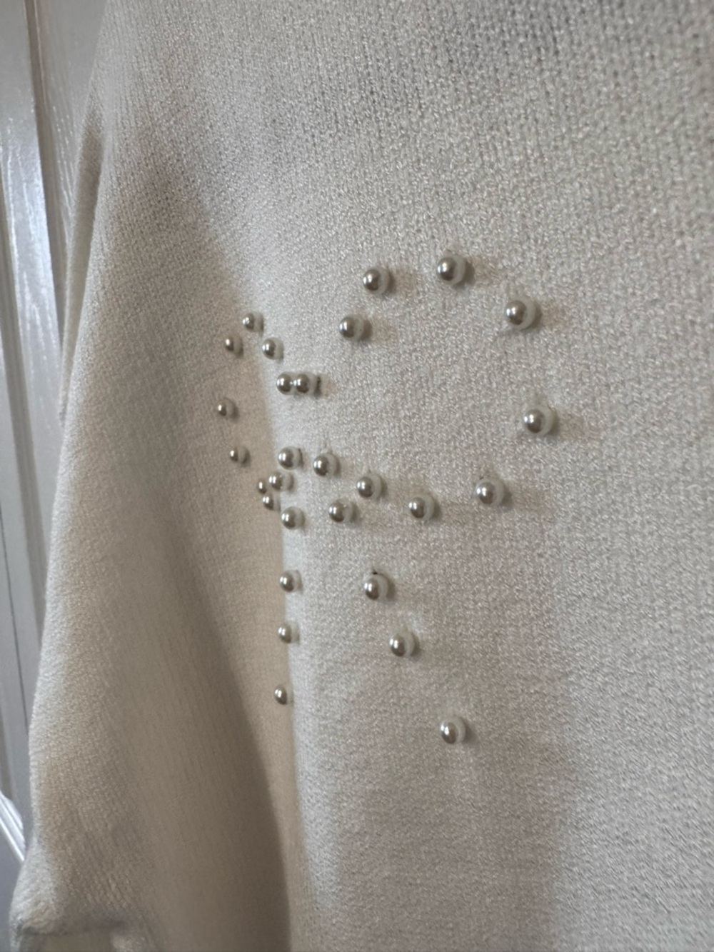 Winter Sale Joseph A Sweater Cream with Pearl Stud Bow Accents Size Large NWTS - Picture 4 of 12